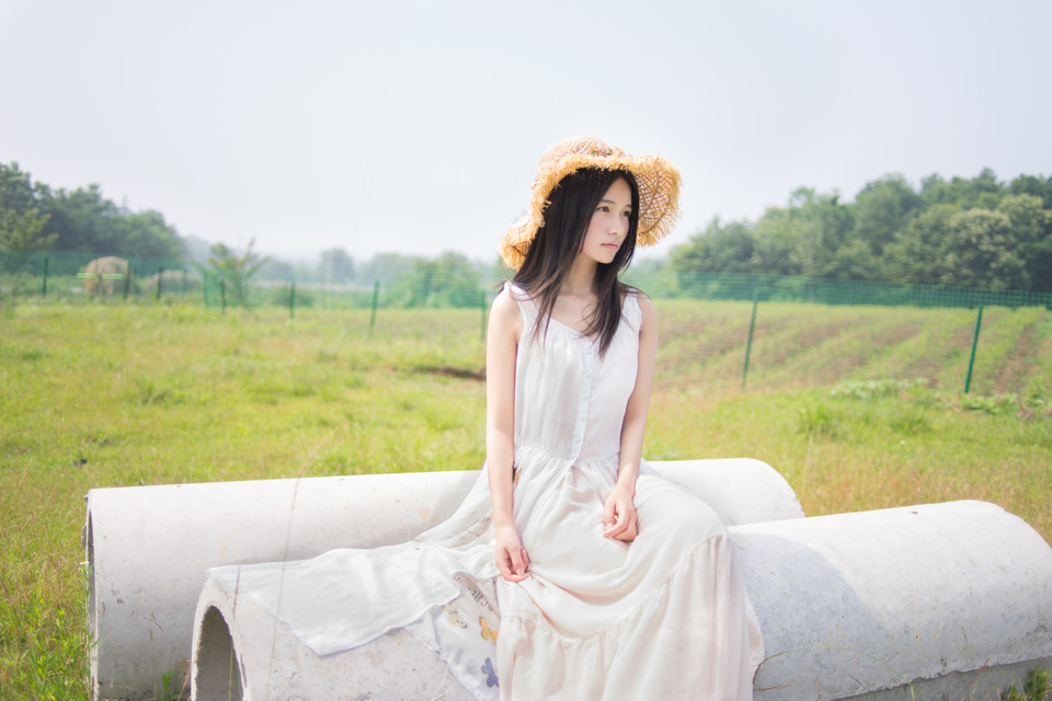 夏天的风轻轻的拂过你脸庞高清户外写真,清纯美女	,