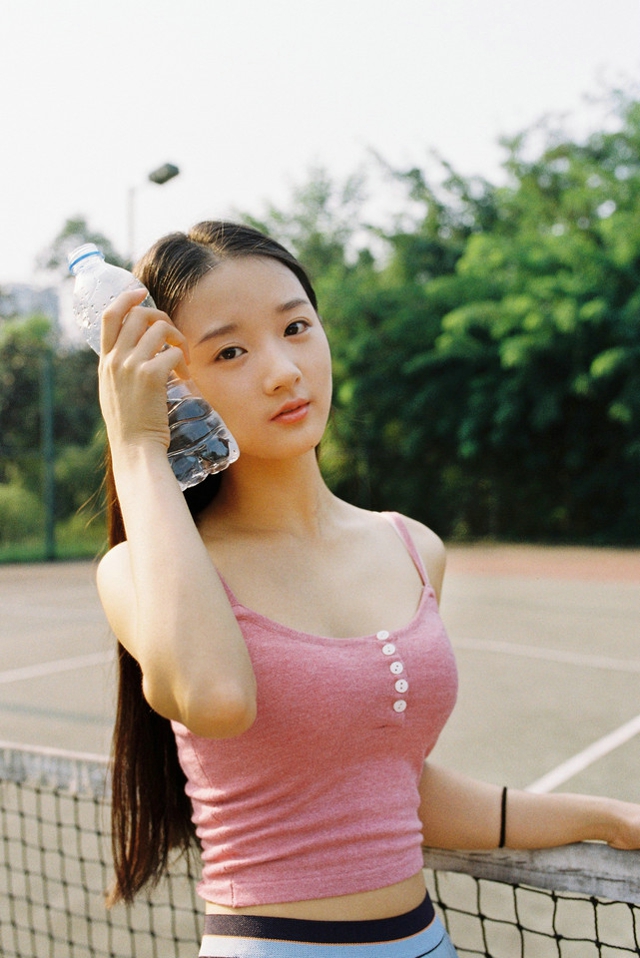 网球美女有着傲人的上围性感写真照	,清纯美女,
