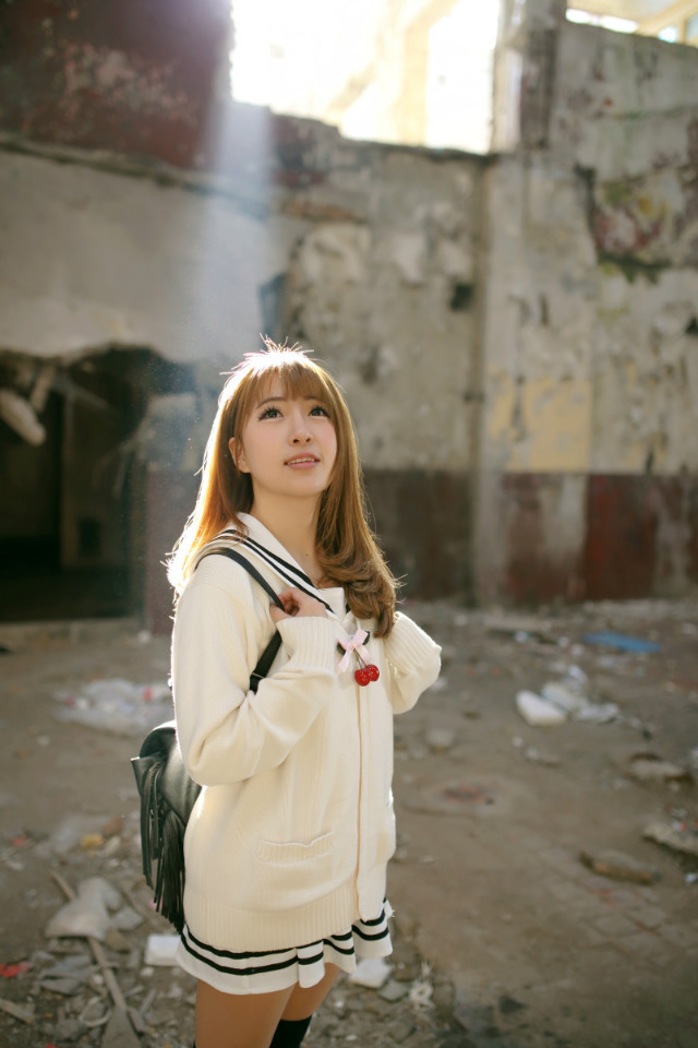 萌萌的日系短裙女孩阳光下甜美可爱写真照	,清纯美女,