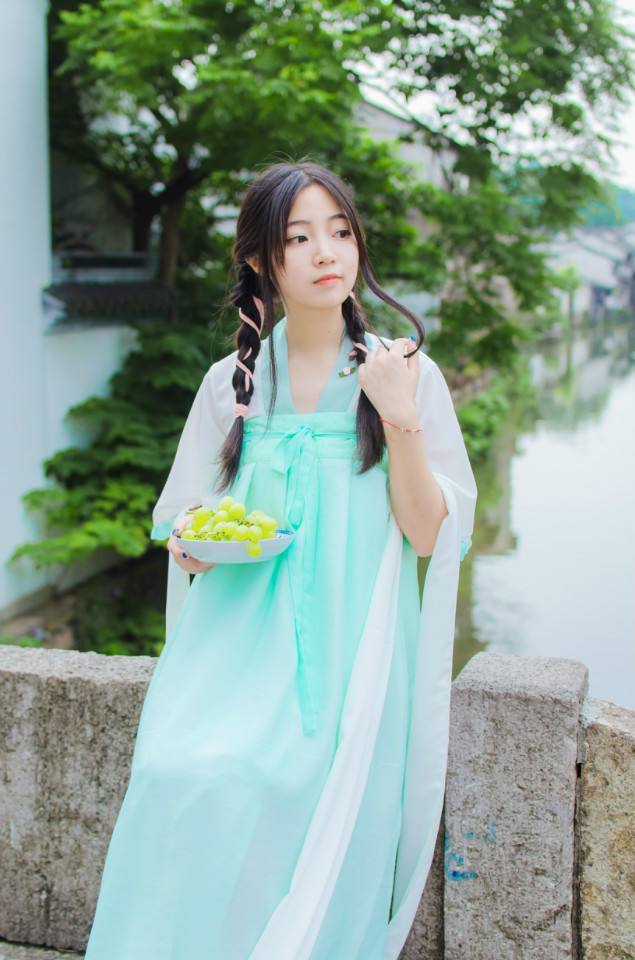 古风纯情少女的桥头等待主题写真图片,清纯美女,