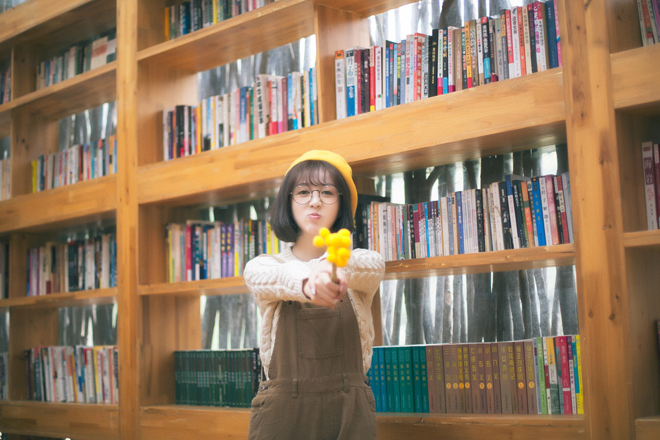 日系呆萌少女的图书馆生活清纯学生妹图片,清纯美女,