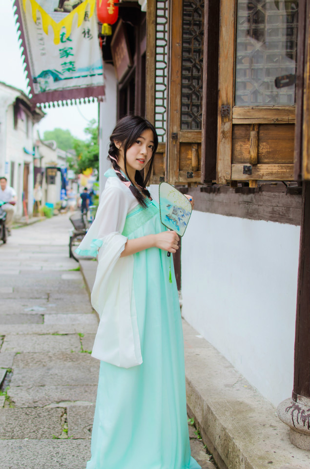 古风纯情少女的桥头等待主题写真图片	,清纯美女,