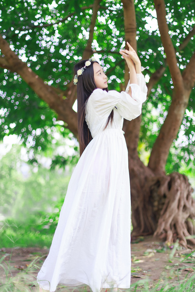 森林仙子美背白皙诱人私房照写真图片下载	,清纯美女,