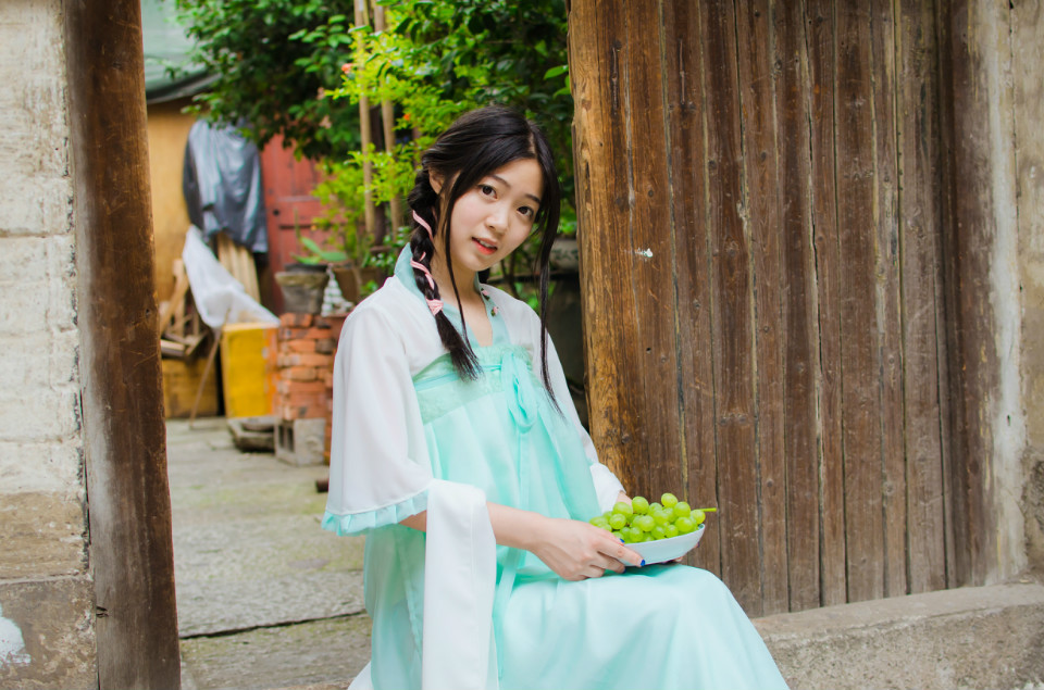 古风纯情少女的桥头等待主题写真图片,清纯美女,