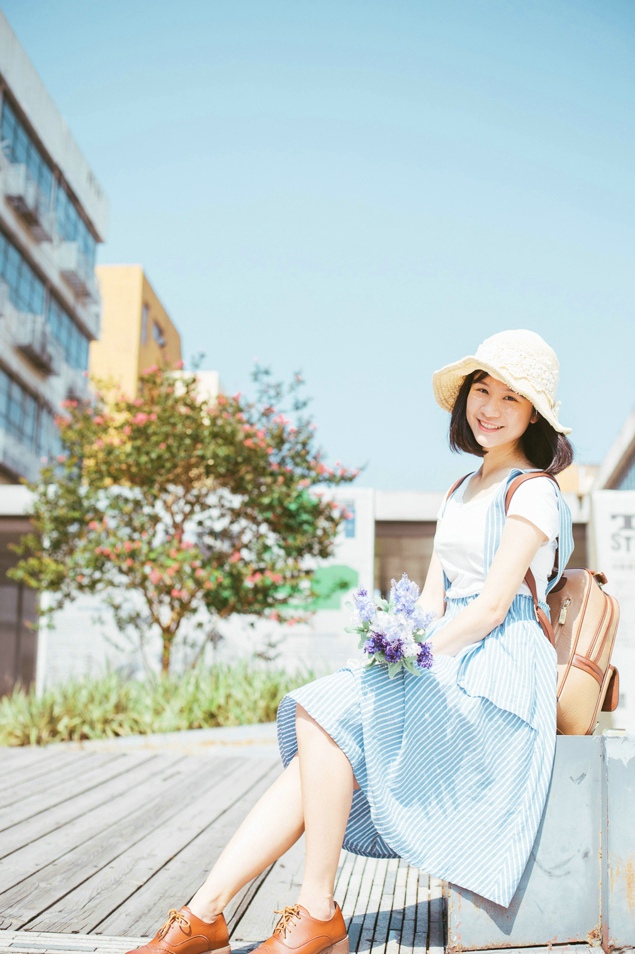 短发氧气阳光少女写真花香四溢小清新美女图库,清纯美女,