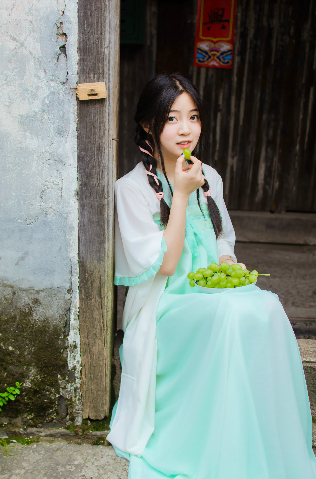 古风纯情少女的桥头等待主题写真图片,清纯美女,