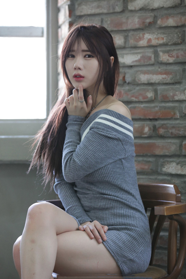 妆容精致的楚楚小女人私房照写真图片下载,清纯美女	,