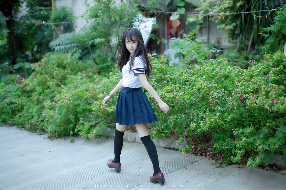 清新校服女生的清凉夏日校花美女户外摄影图集	,清纯美女,
