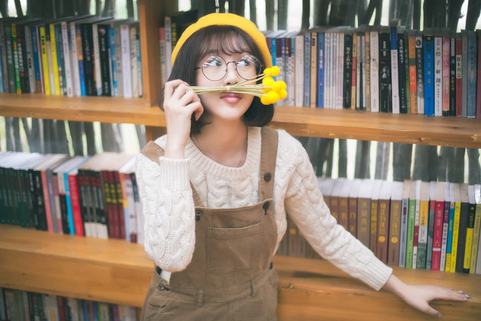 日系呆萌少女的图书馆生活清纯学生妹图片	,清纯美女,