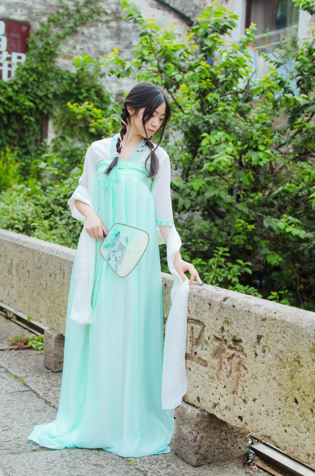 古风纯情少女的桥头等待主题写真图片,清纯美女	,
